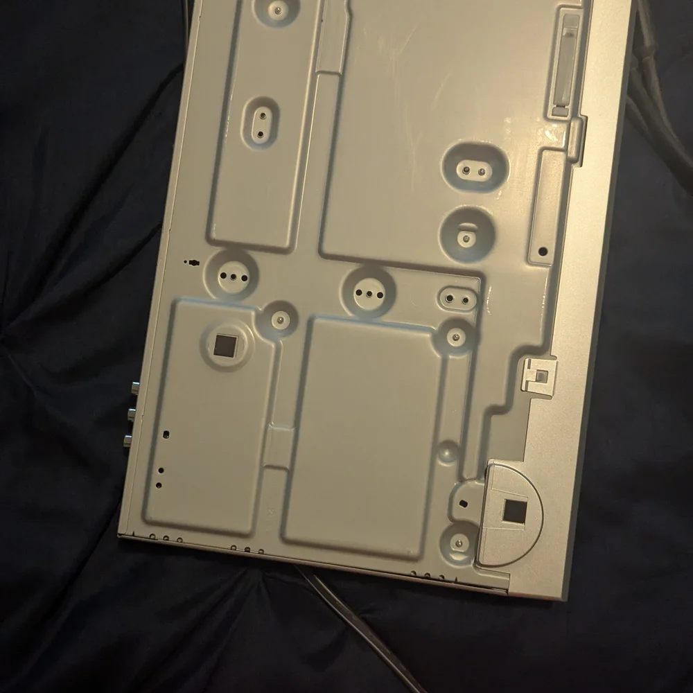 Cream Electronics Device - Picture 3 of 8